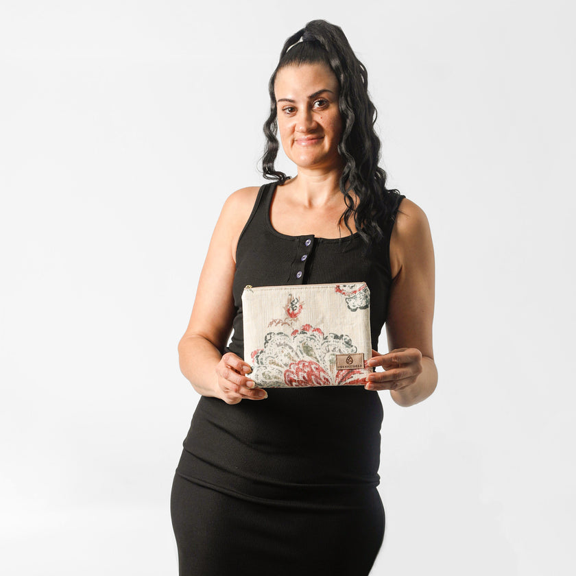 Lifestyle shot of Lyndora