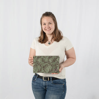Lifestyle shot of Francine