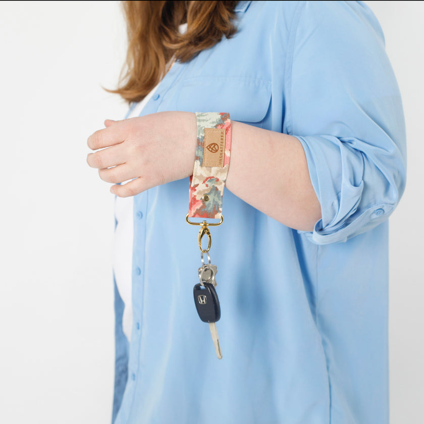 Lifestyle shot of Bianca key clip
