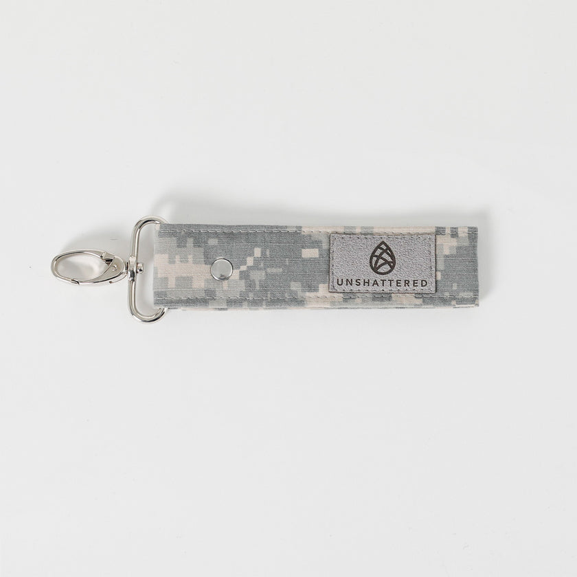 U.S Army key clip with gray label