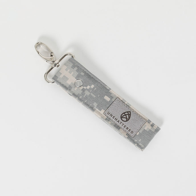 U.S Army key clip with gray label