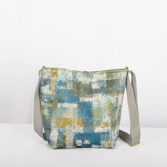 back view of the Shana Tote