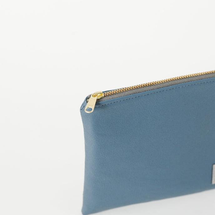 detail shot of the zipper