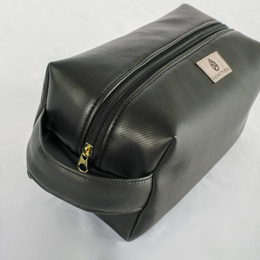 detail shot of the zipper