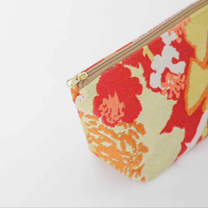 detail shot of the zipper