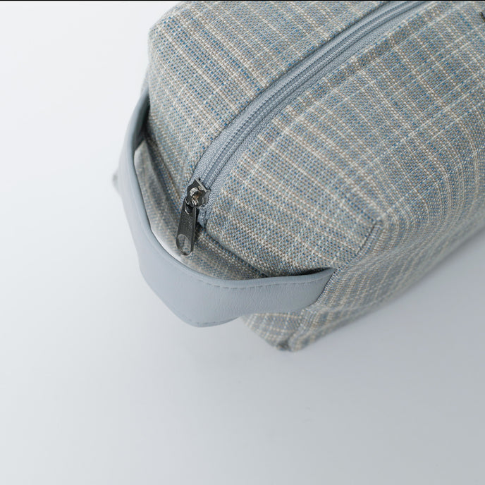 detail shot of the zipper