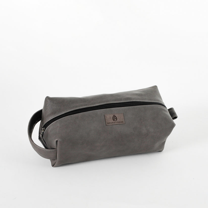 Charles Leather Toiletry 