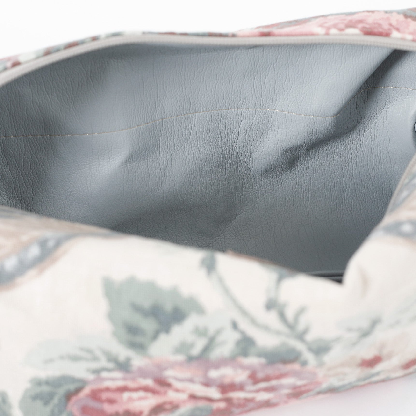 Anna Toiletry Kit