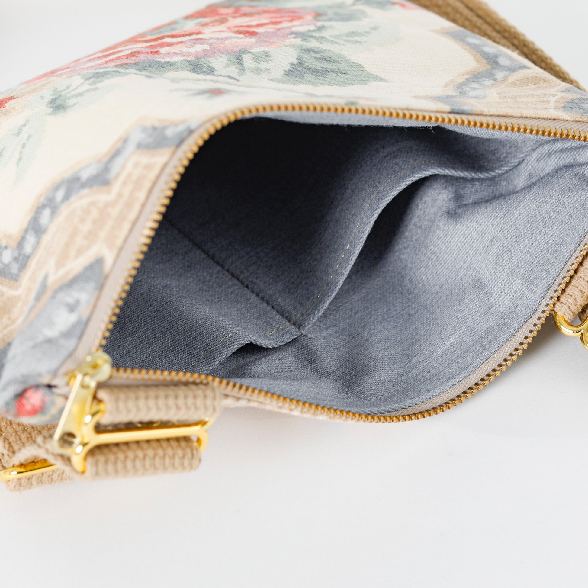 Helene Crossbody Pouch