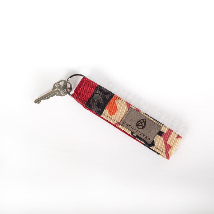 Keychain with geometric pattern on a white background named after Mimi