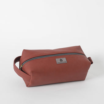 Roger Leather Toiletry