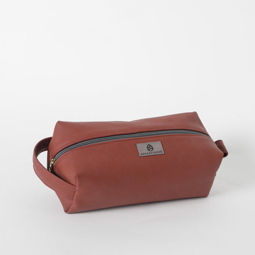 Roger Leather Toiletry