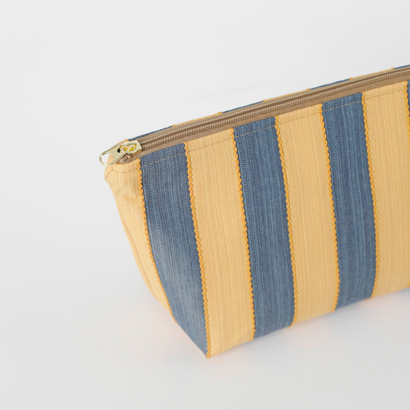 detail shot of the zipper
