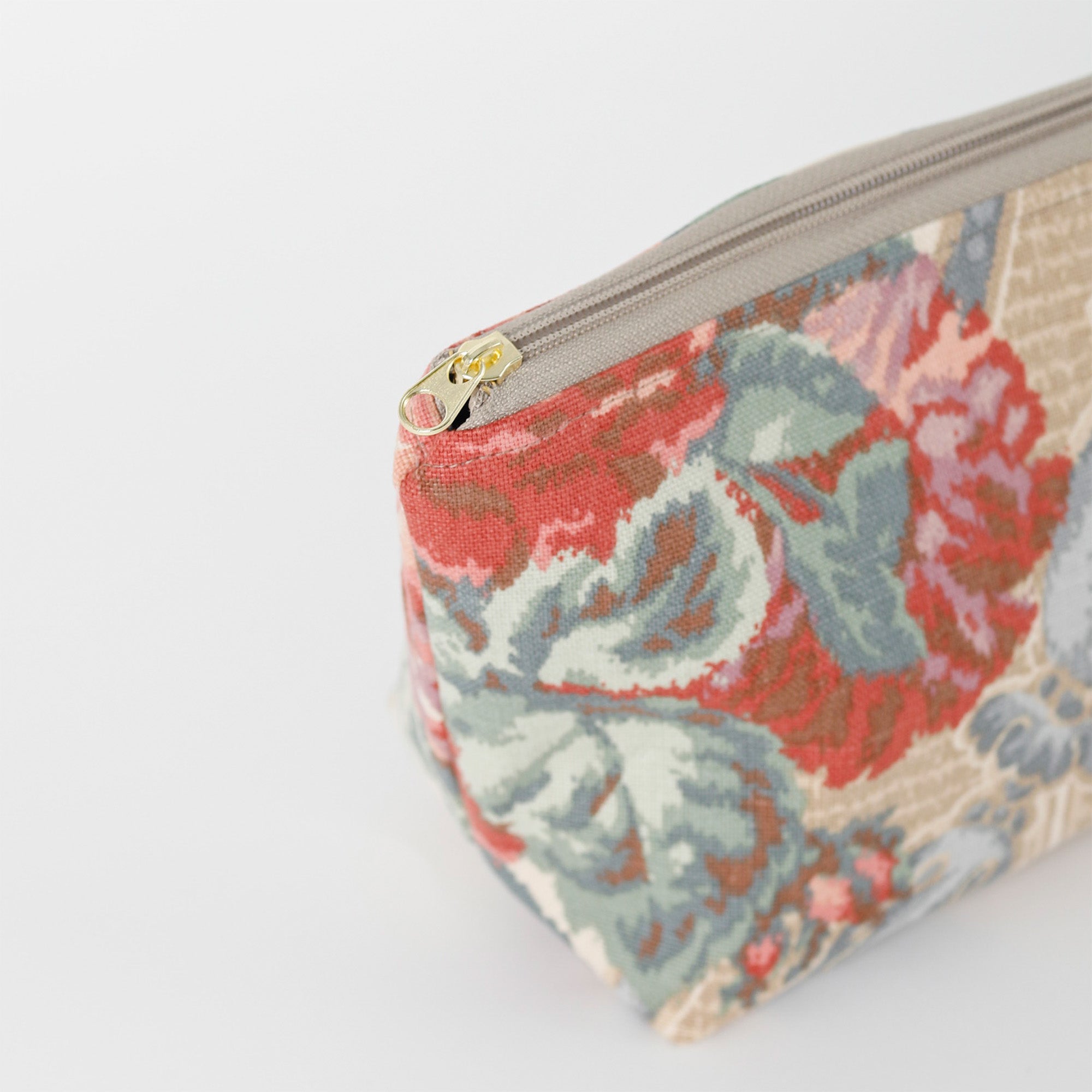detail shot of the zipper