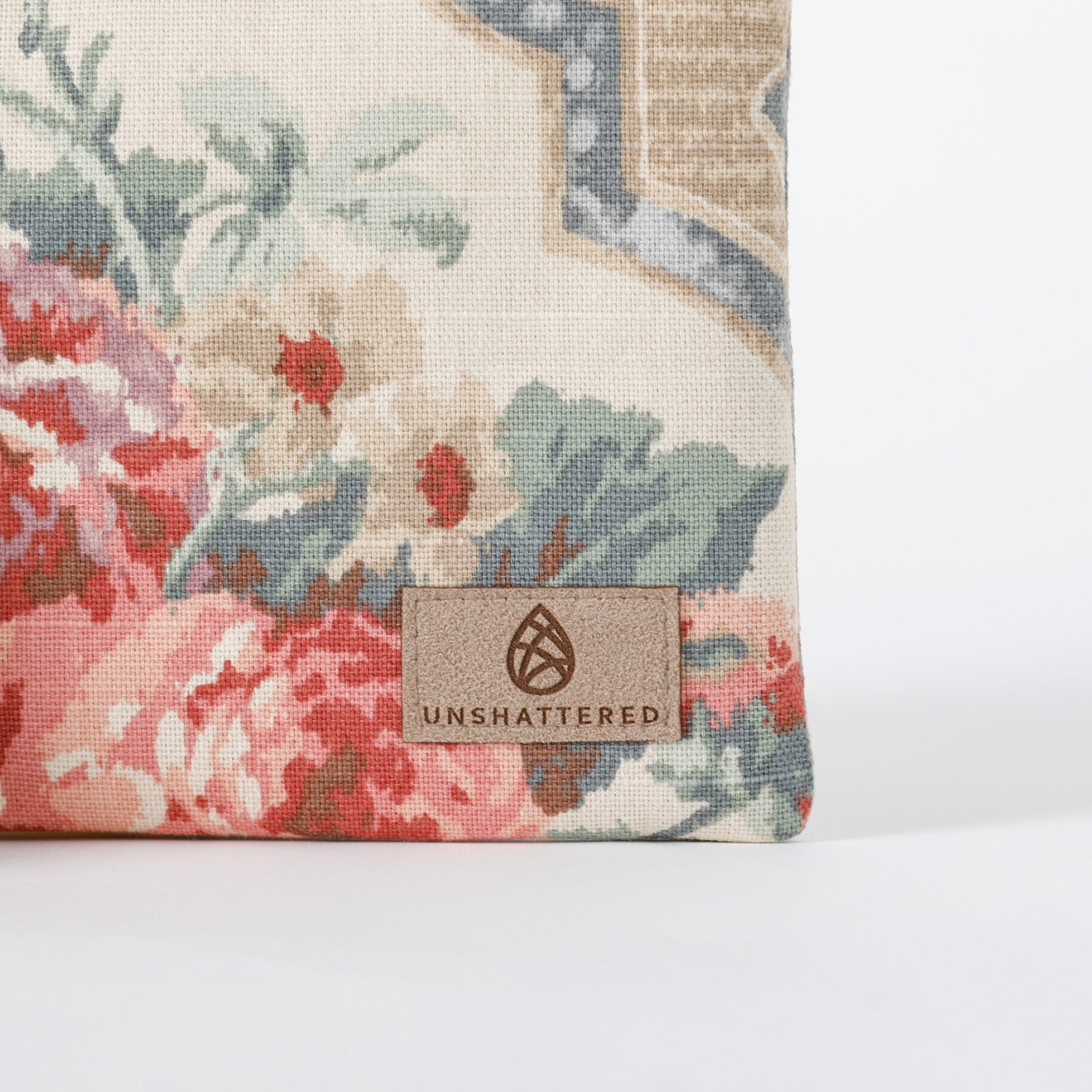 Helene Crossbody Pouch