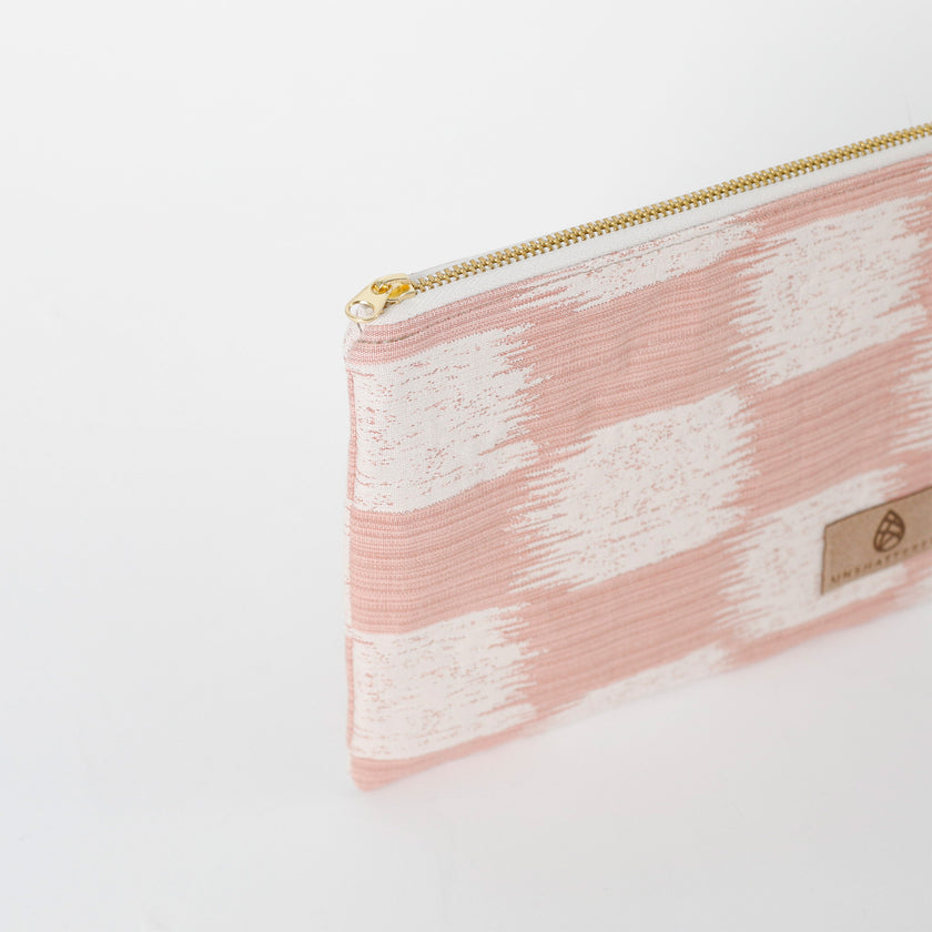 detail shot of the zipper